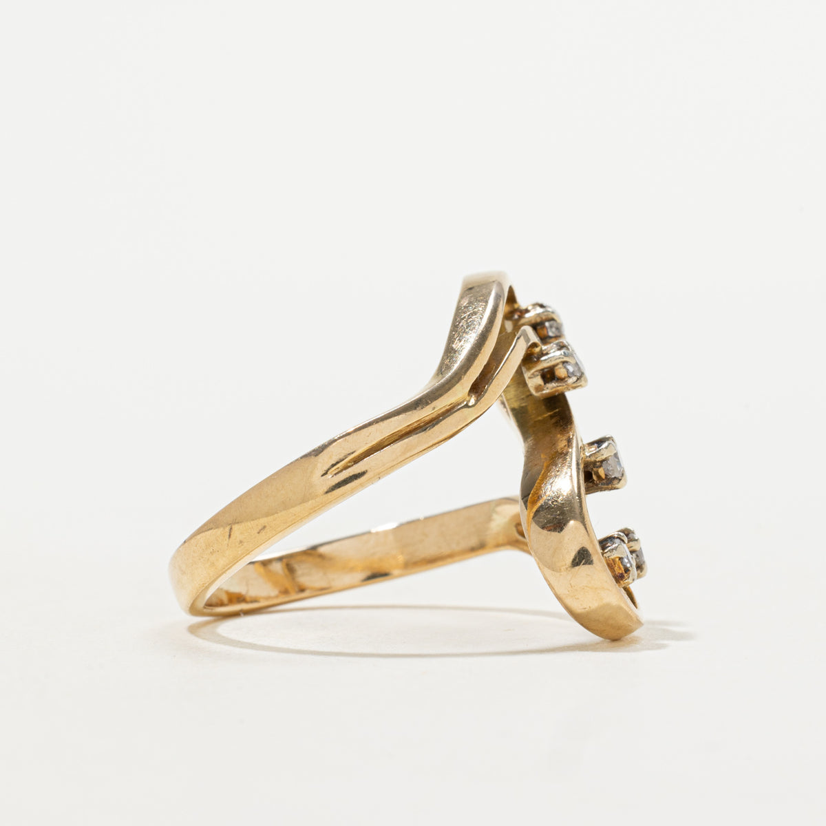 17k Scattered Diamond Abstract Wave Cocktail Ring | 0.08ctw | SZ 7.5