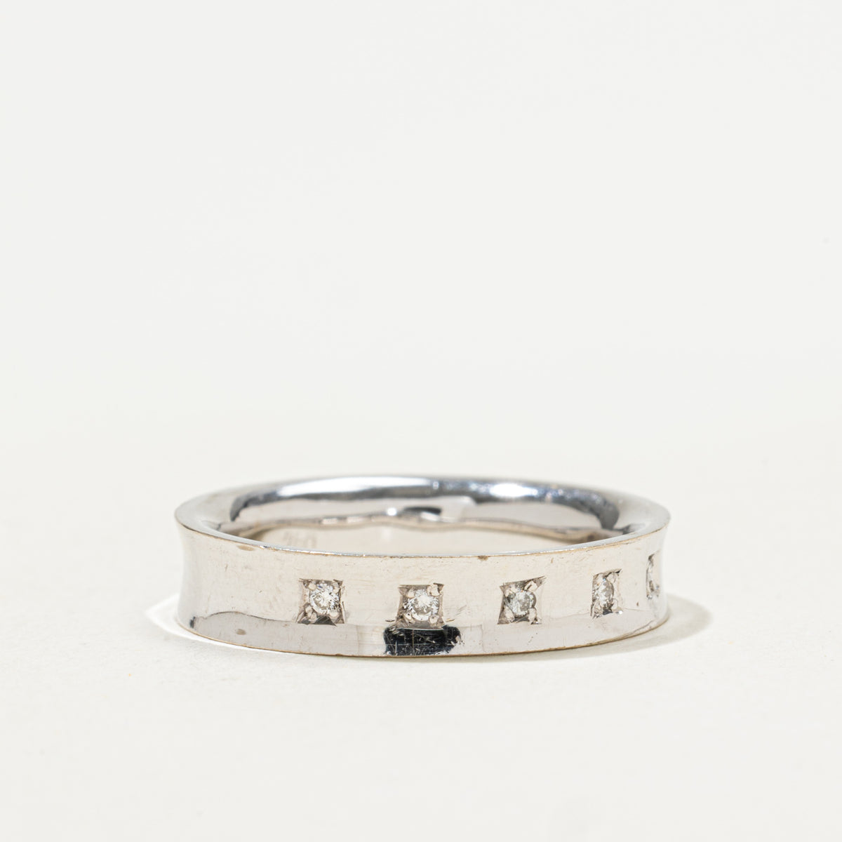 18k Semi Eternity Diamond Grooved Concave Band | 0.03ctw | 4.20mm | SZ 6