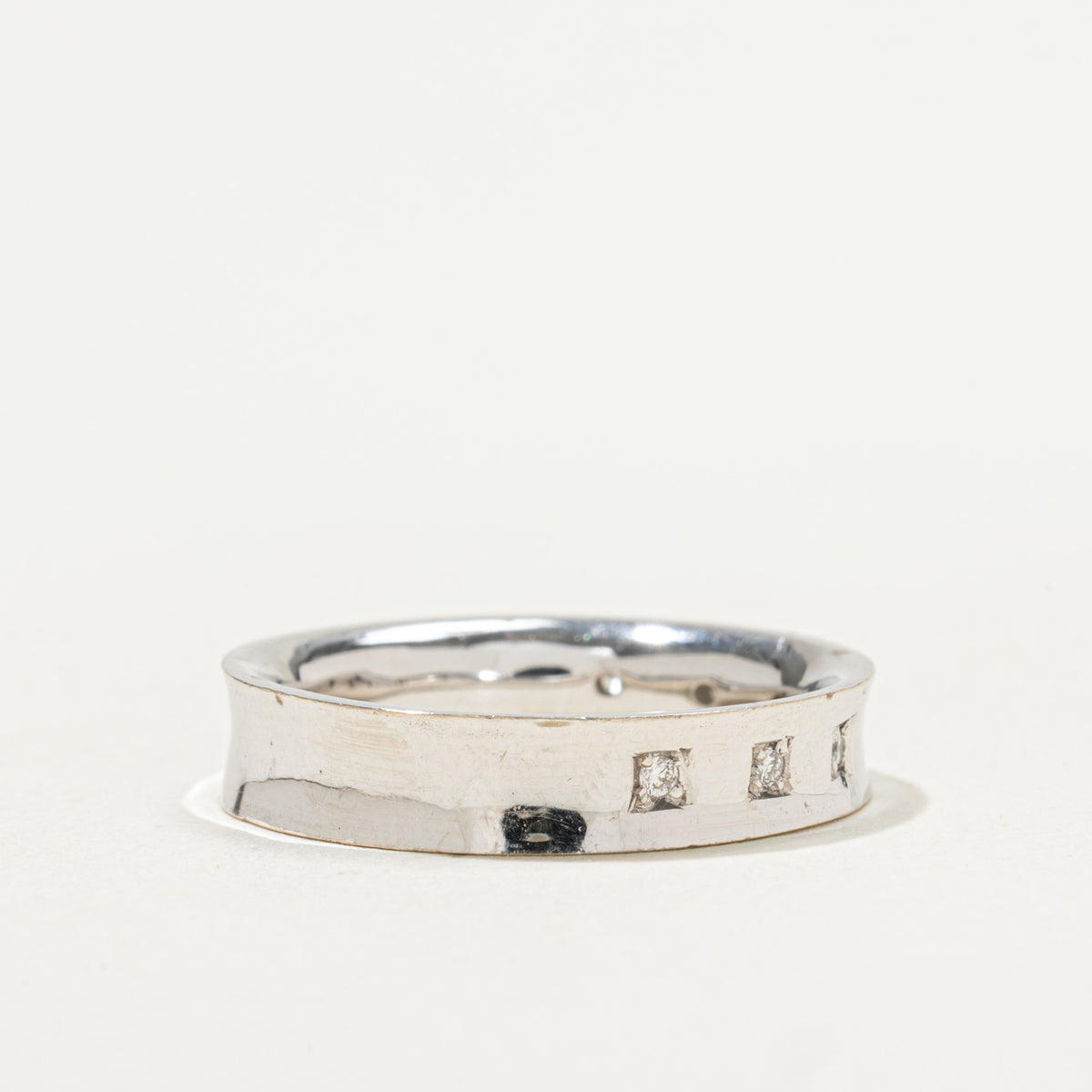 18k Semi Eternity Diamond Grooved Concave Band | 0.03ctw | 4.20mm | SZ 6