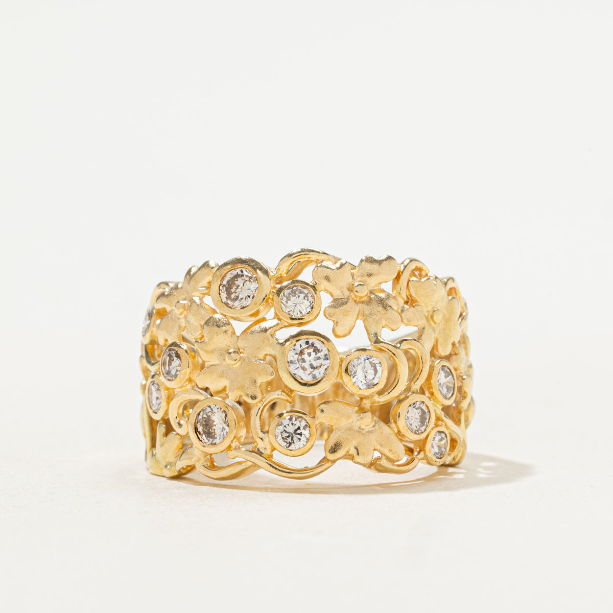 18k Scattered Diamond Openwork Floral Band | 0.45ctw | 14.50mm | SZ 6