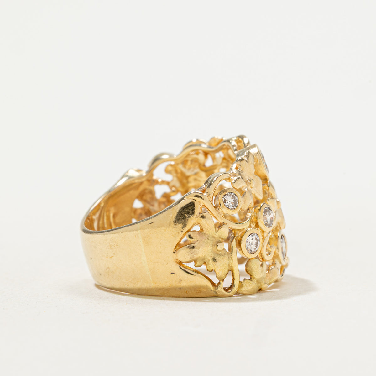 18k Scattered Diamond Openwork Floral Band | 0.45ctw | 14.50mm | SZ 6