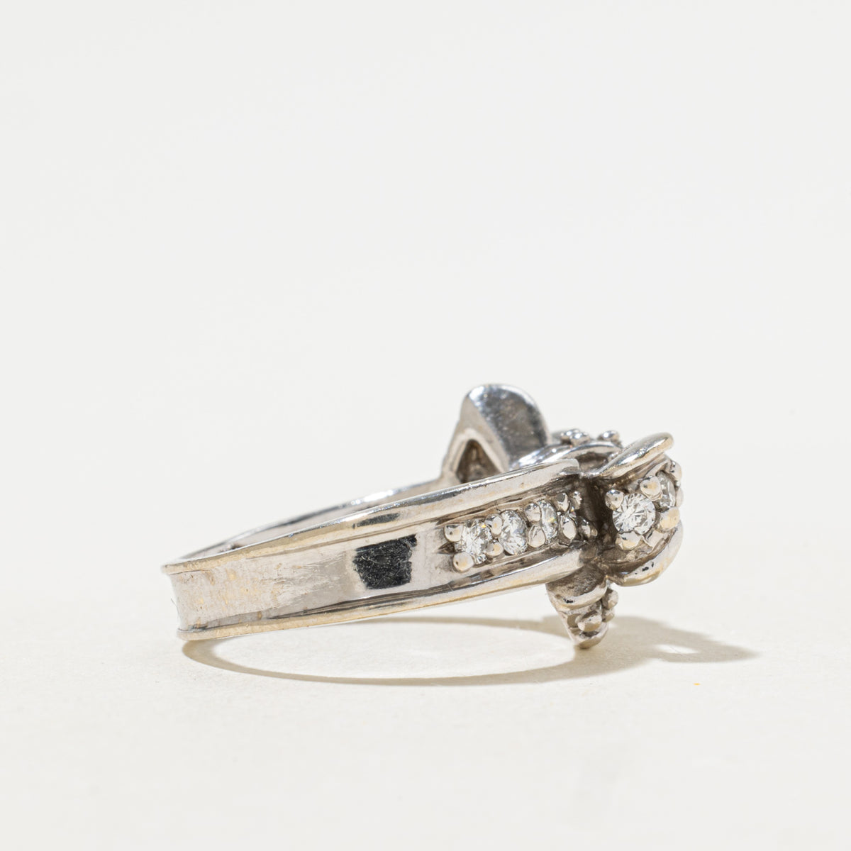 18k Diamond Accented Grooved Bow Ring | 0.42ctw | SZ 4.75