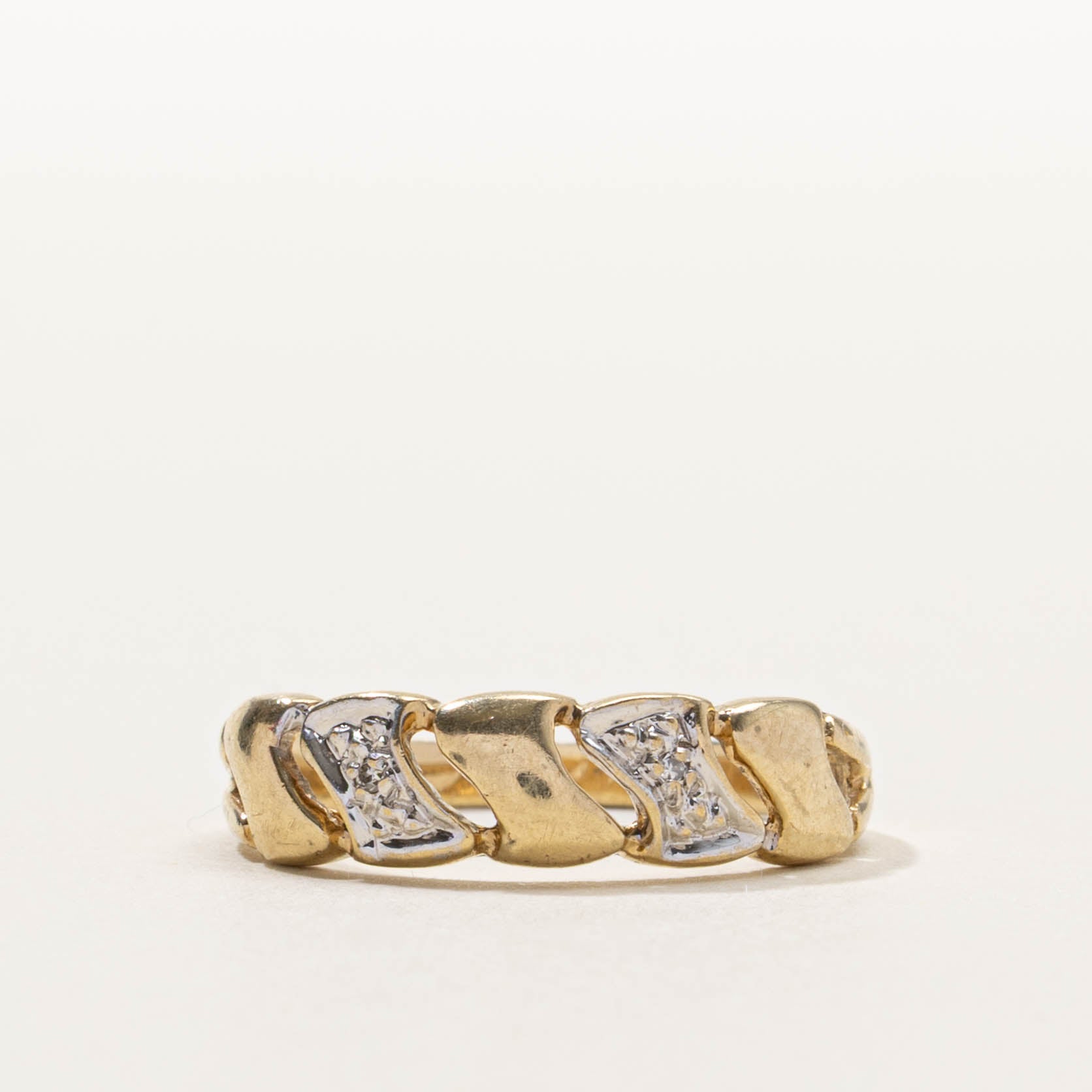 9k Diamond Accent Openwork Scroll Ring | SZ 6.75