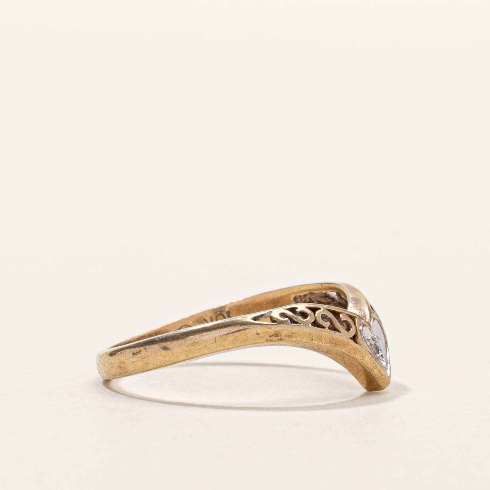 10k Diamond Heart Chevron Ring | SZ 6.25