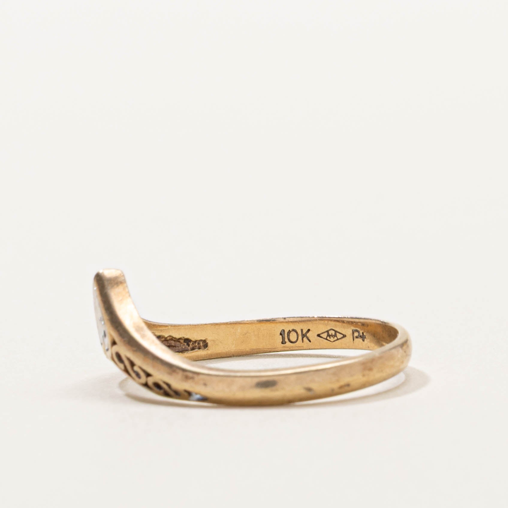 10k Diamond Heart Chevron Ring | SZ 6.25