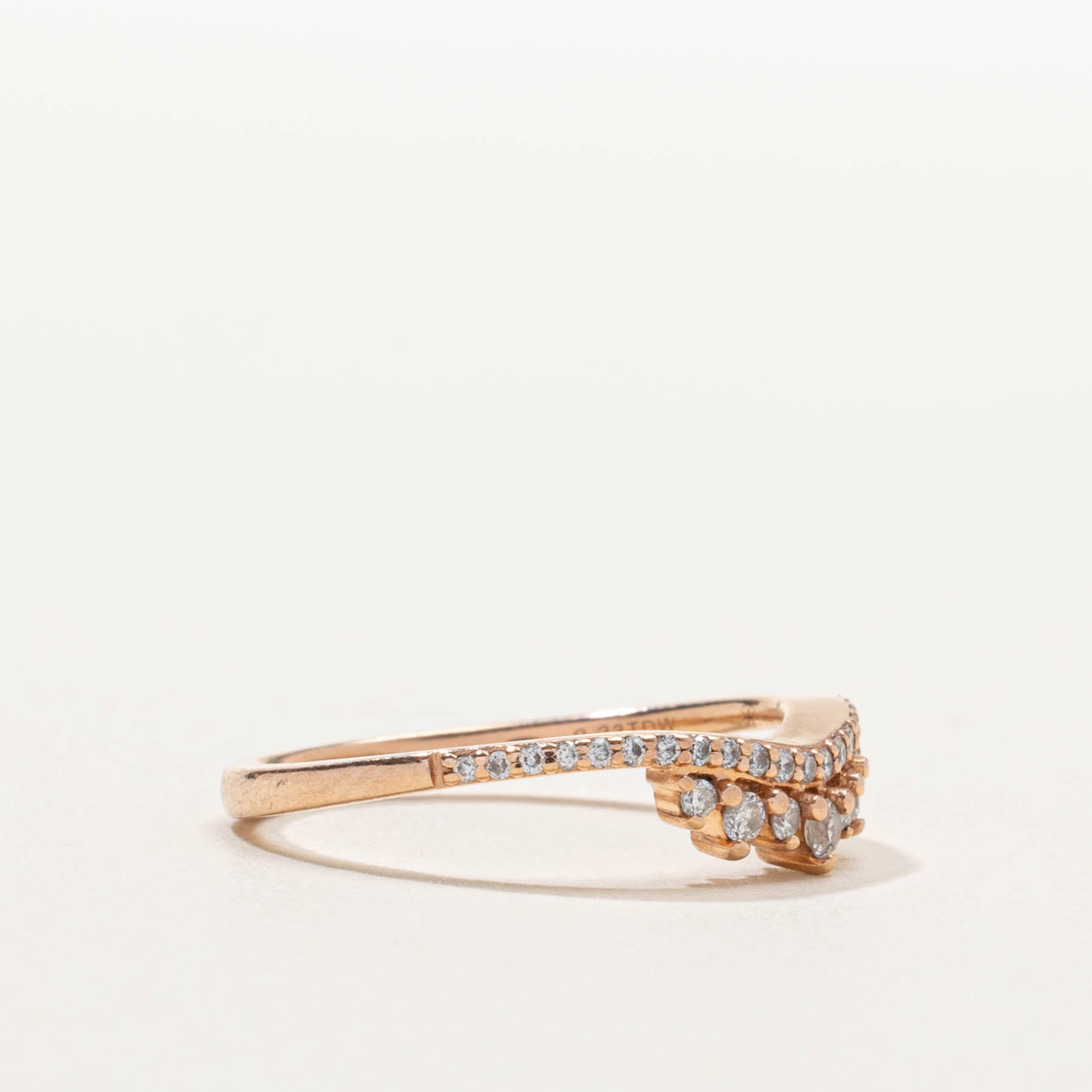 10k Semi-Eternity Diamond Petal Chevron Ring | SZ 7