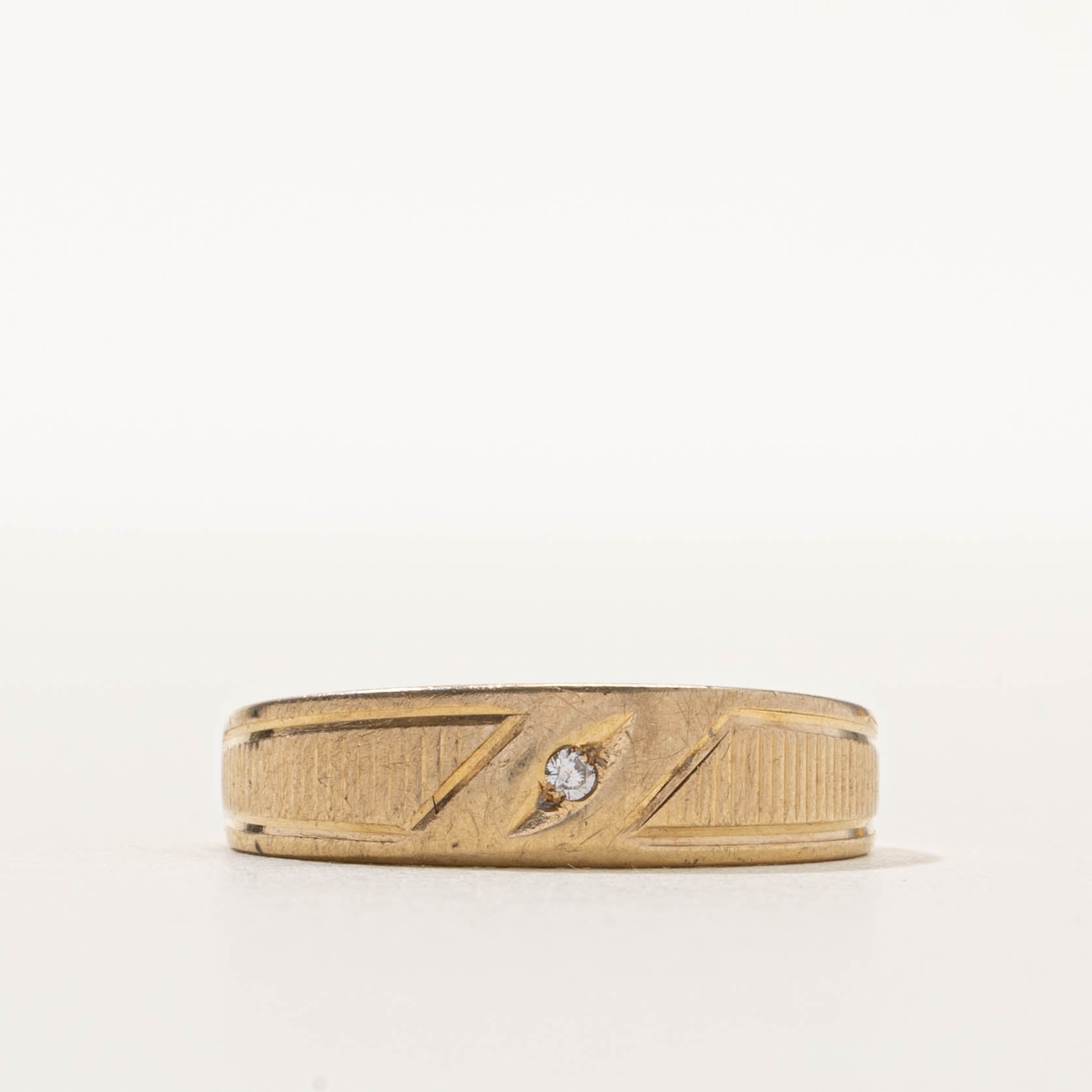 10k Single Stone Diamond Fluted Ring | SZ 9.25