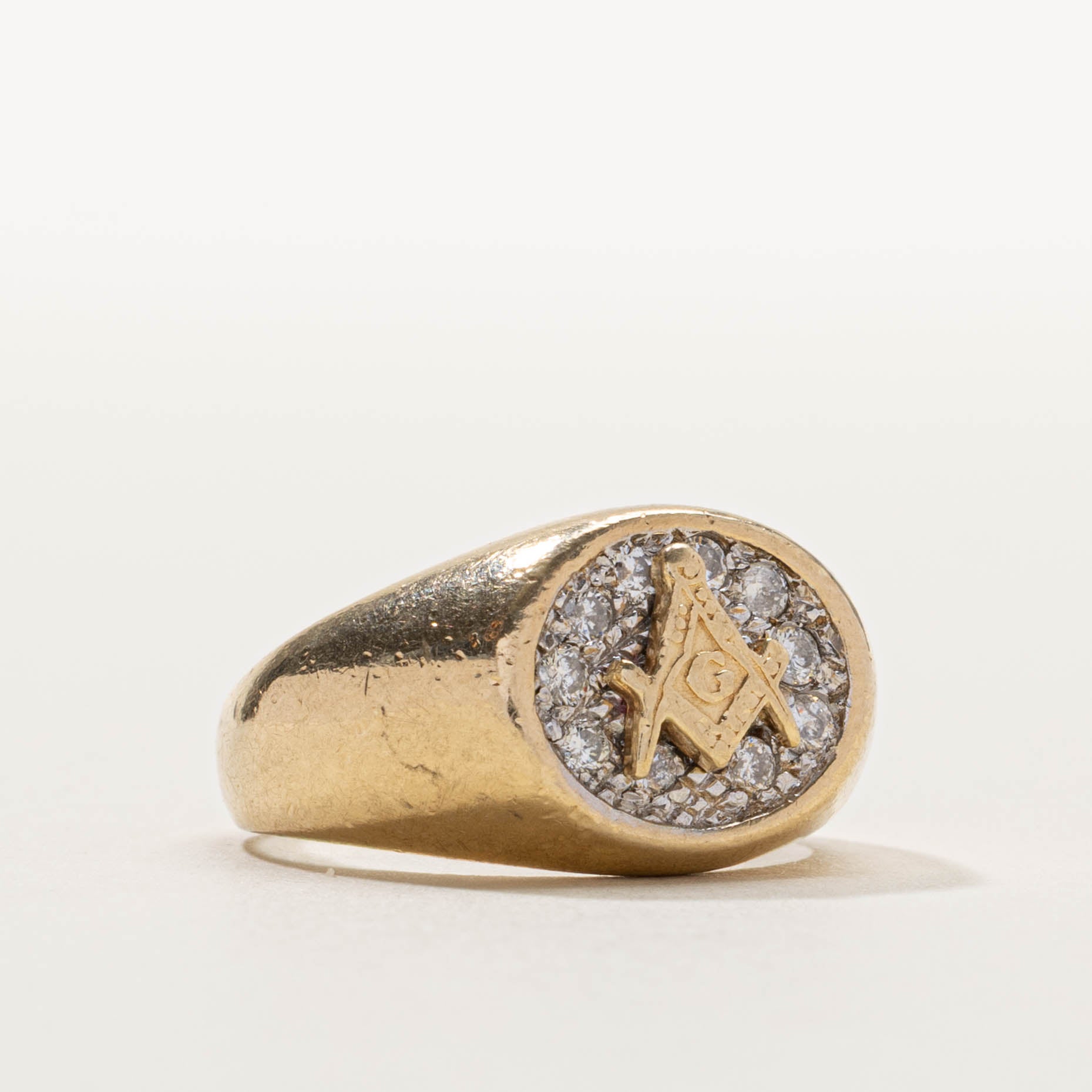 10k Diamond Masonic Crest Signet Ring | SZ 7.25