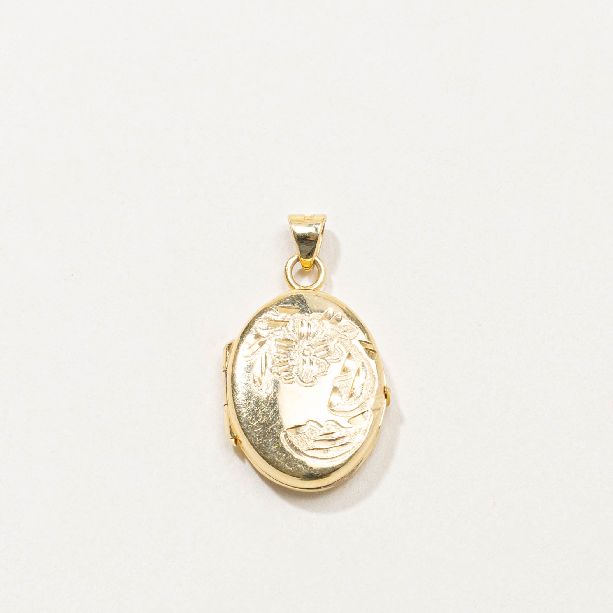 10k Floral Engraved Oval Locket