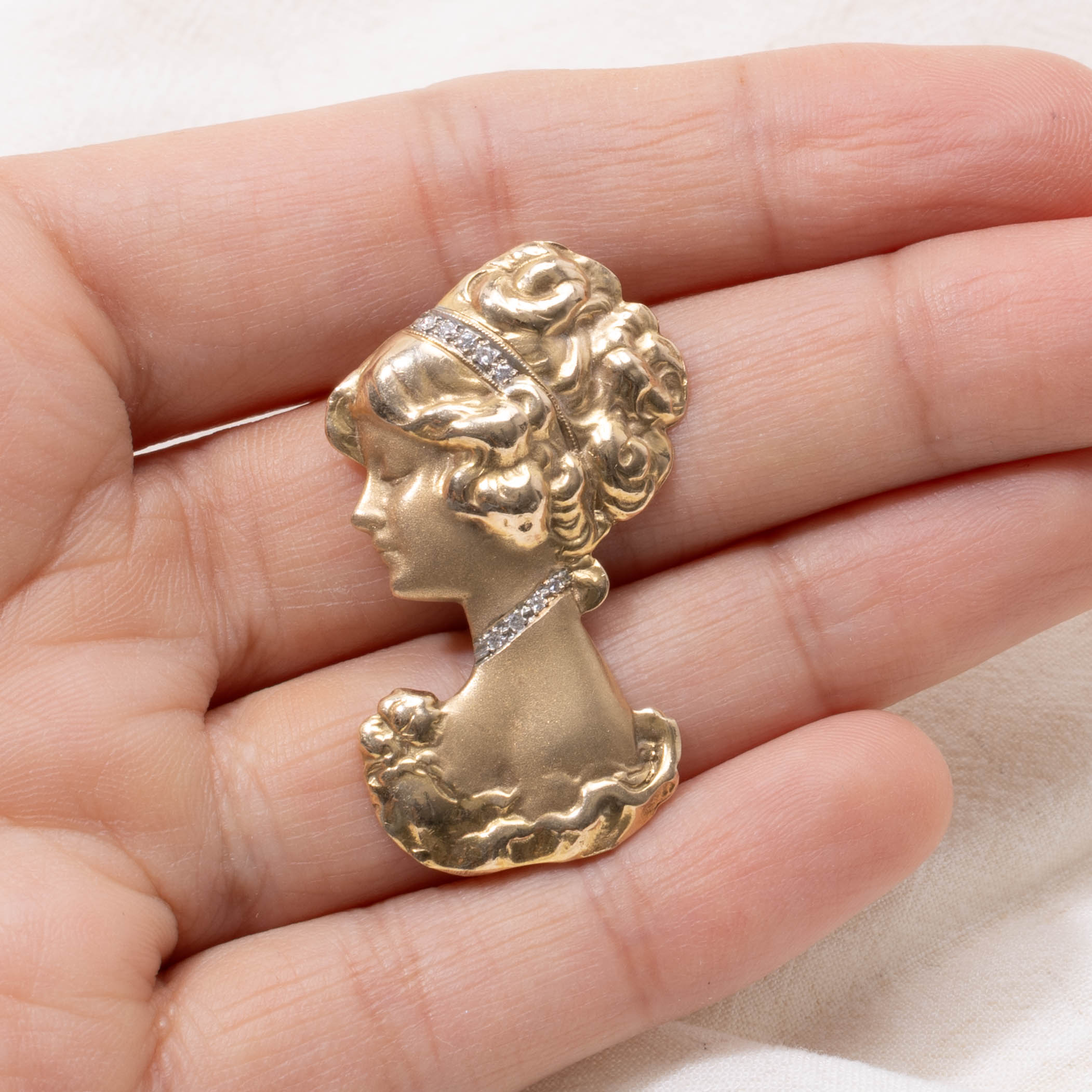 14k Art Nouveau Diamond Human Profile Pendant | 0.07ctw