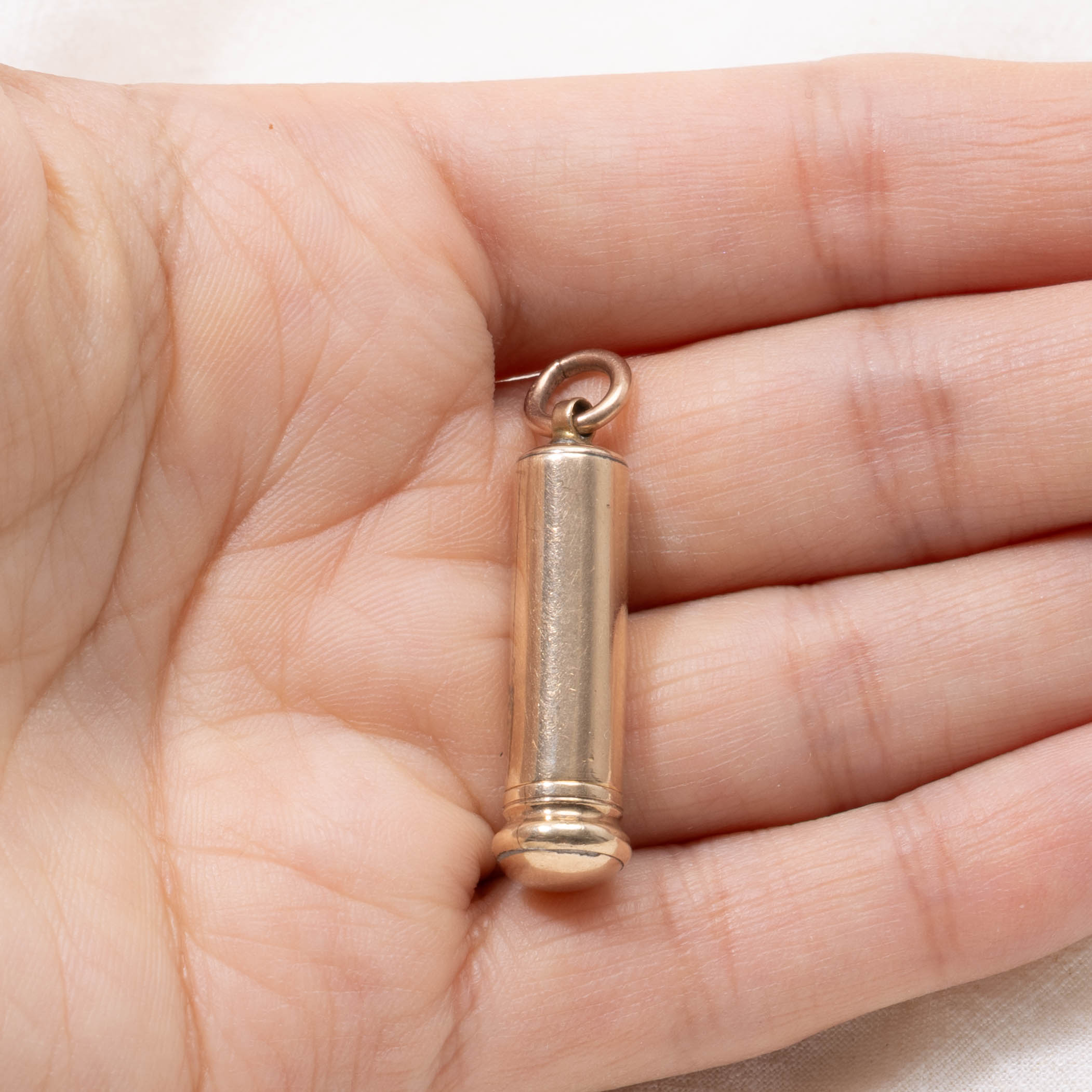 9k Retractable Pencil Pendant