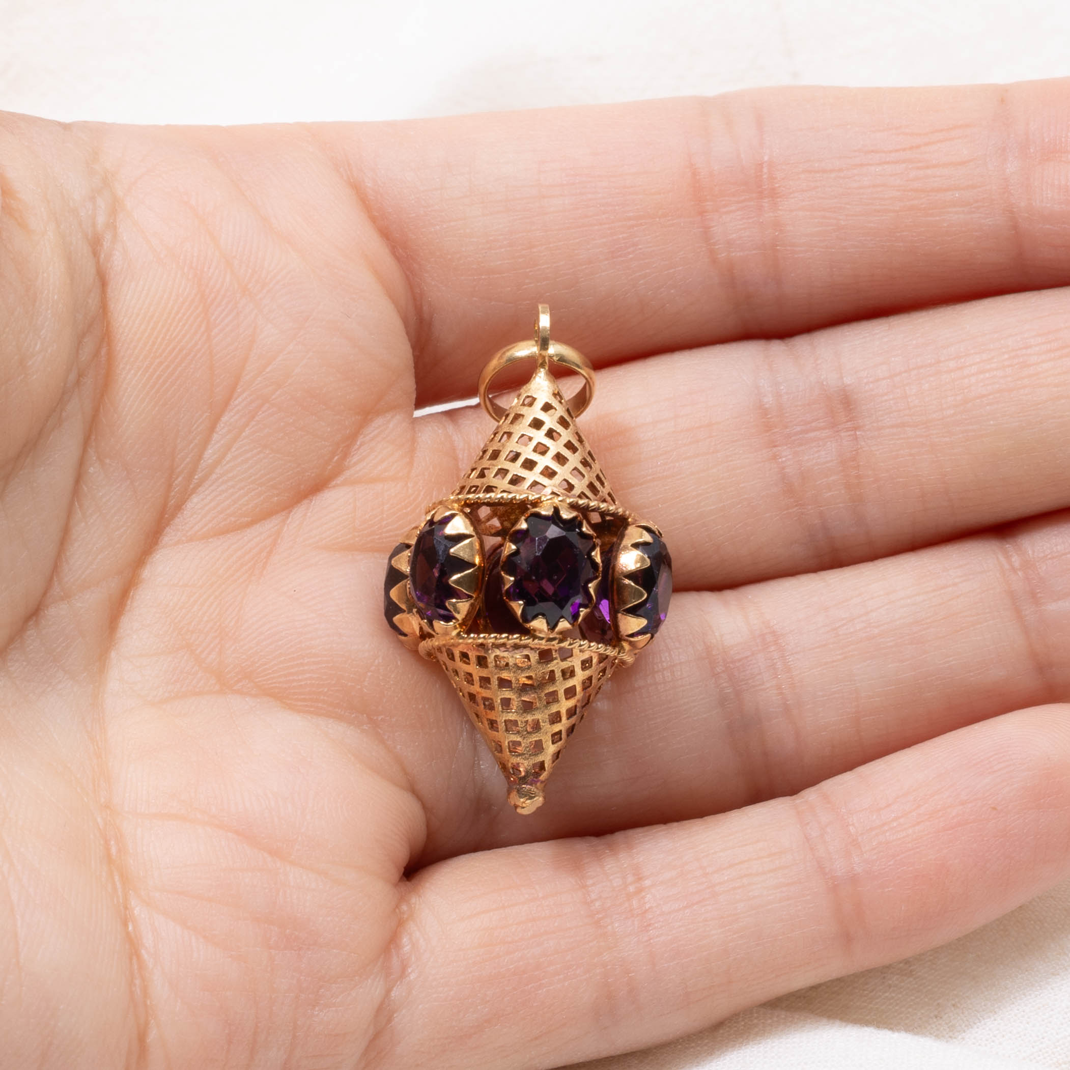 Vintage Italian Purple Glass Openwork Rope Pendant | 8.00ctw