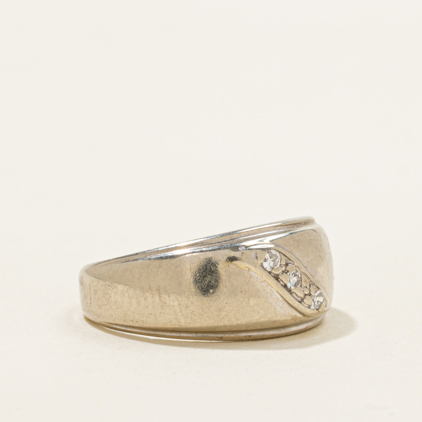 14k Diagonal Diamond Grooved Band | 8.65mm | SZ 5.75