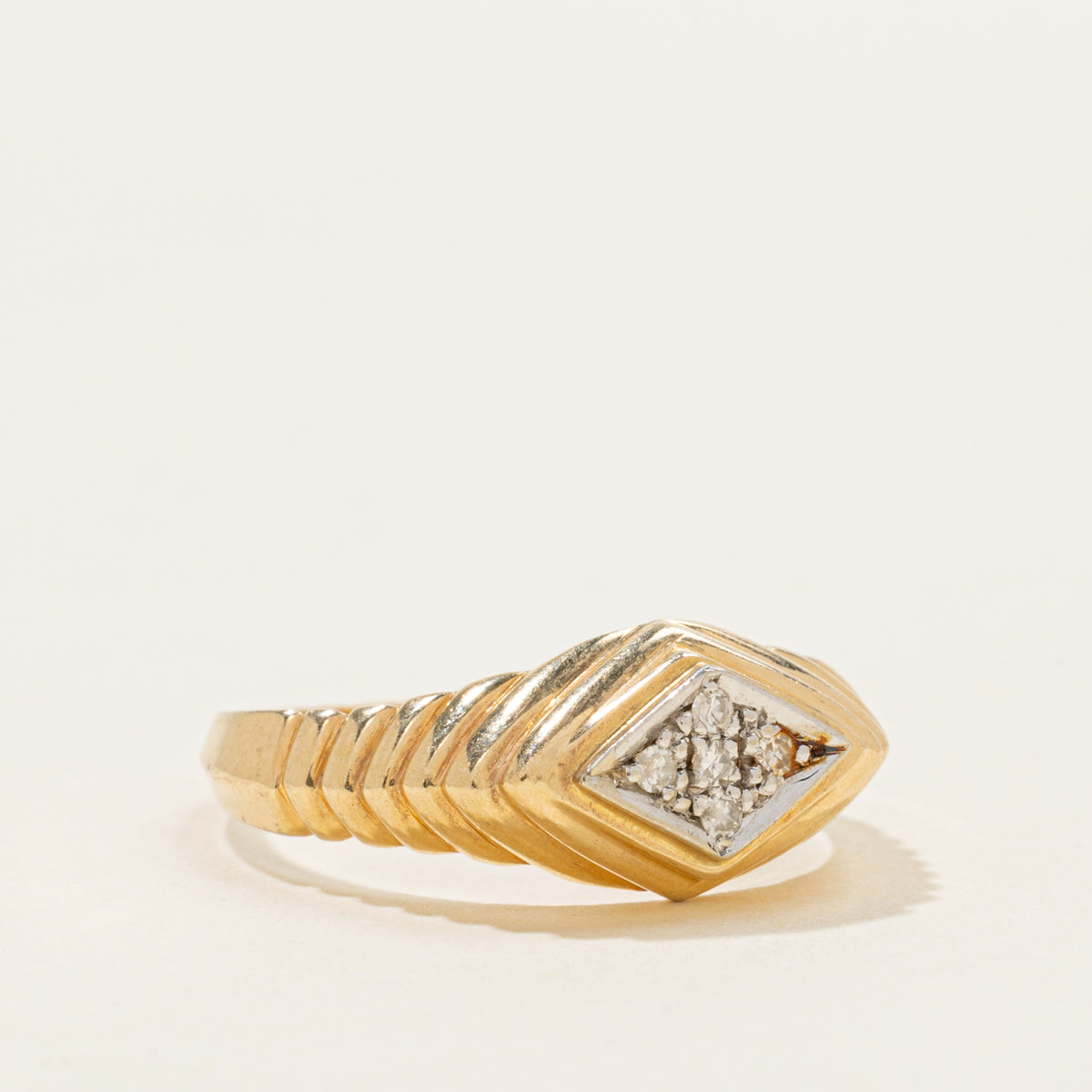 14k Diamond Rhombus Cluster Grooved Ring | SZ 9