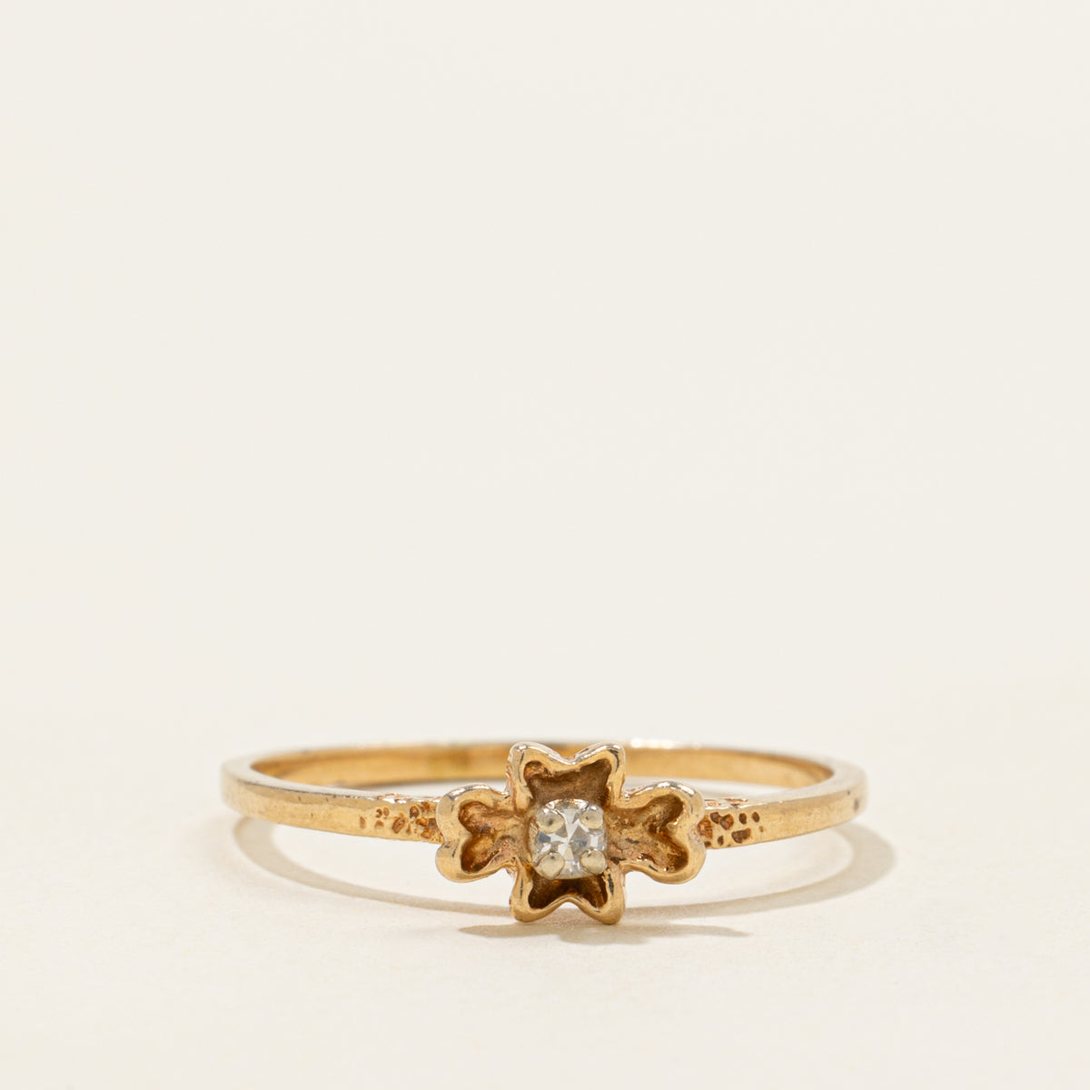 14k Diamond Textured Petite Floral Ring | SZ 7.75