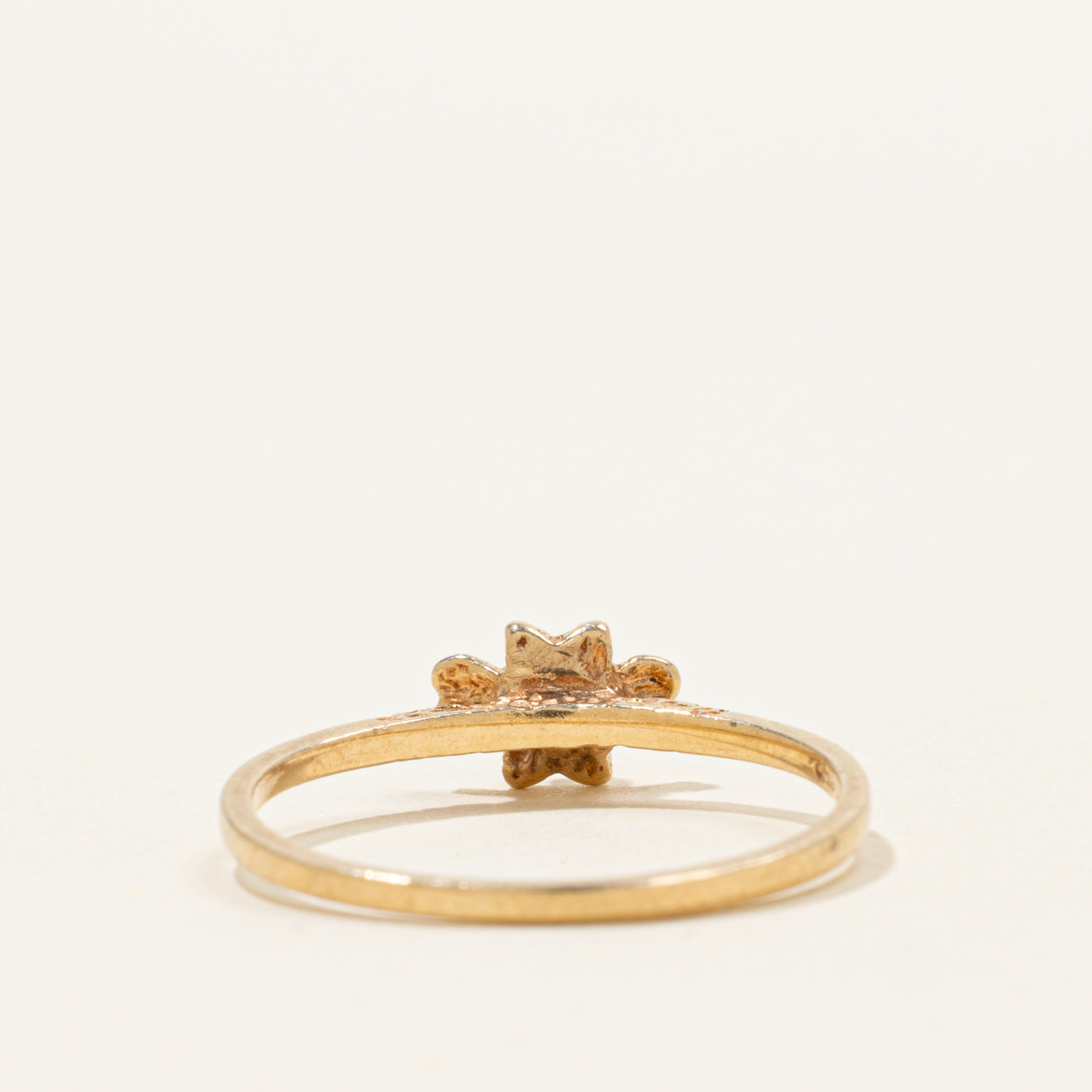 14k Diamond Textured Petite Floral Ring | SZ 7.75