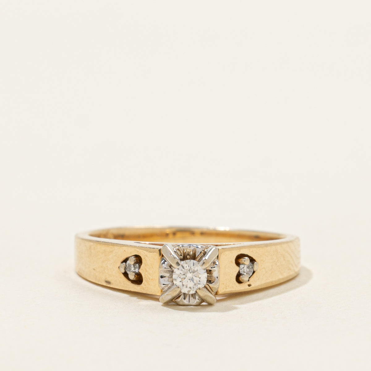 10k Illusion Set Diamond Heart Accented Ring | SZ 5.75