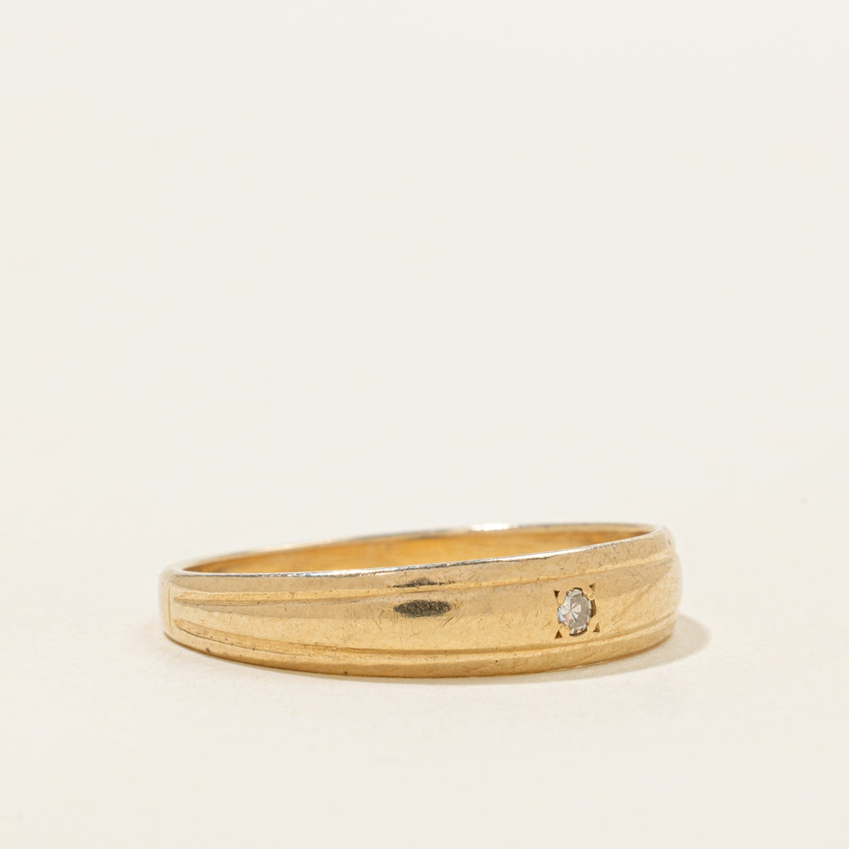 10k Star Set Diamond Grooved Band | SZ 9.75