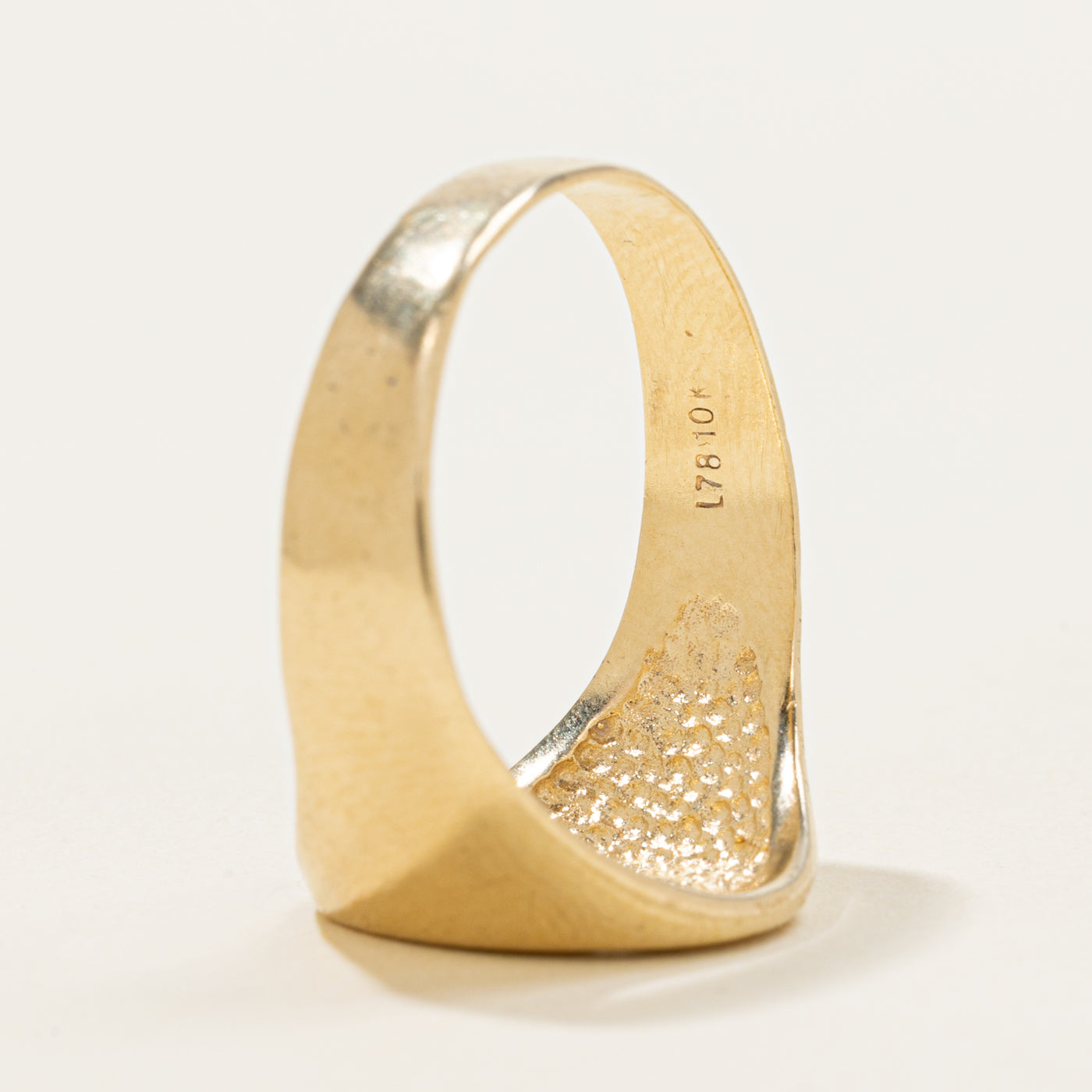 10k Star Set Diamond Oval Signet Ring | SZ 11.25