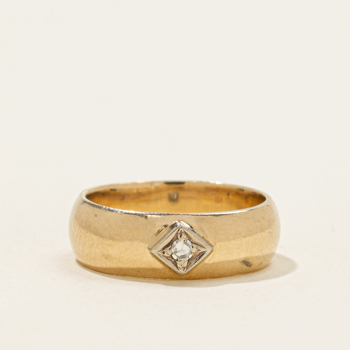 10k Illusion Set Diamond Band | 5.50mm | SZ 3.75