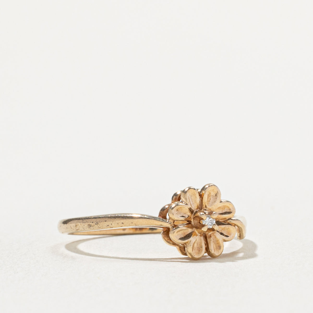 10k Diamond Flower Ring | SZ 6.25