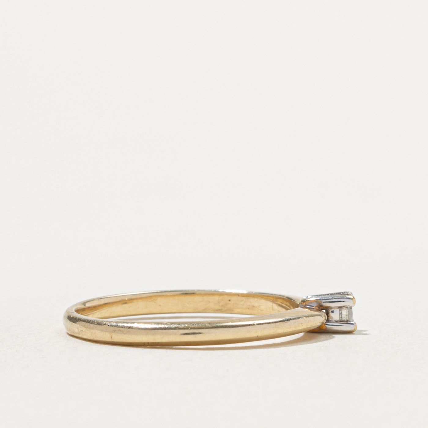 10k Solitaire Diamond Petite Ring | SZ 6.75