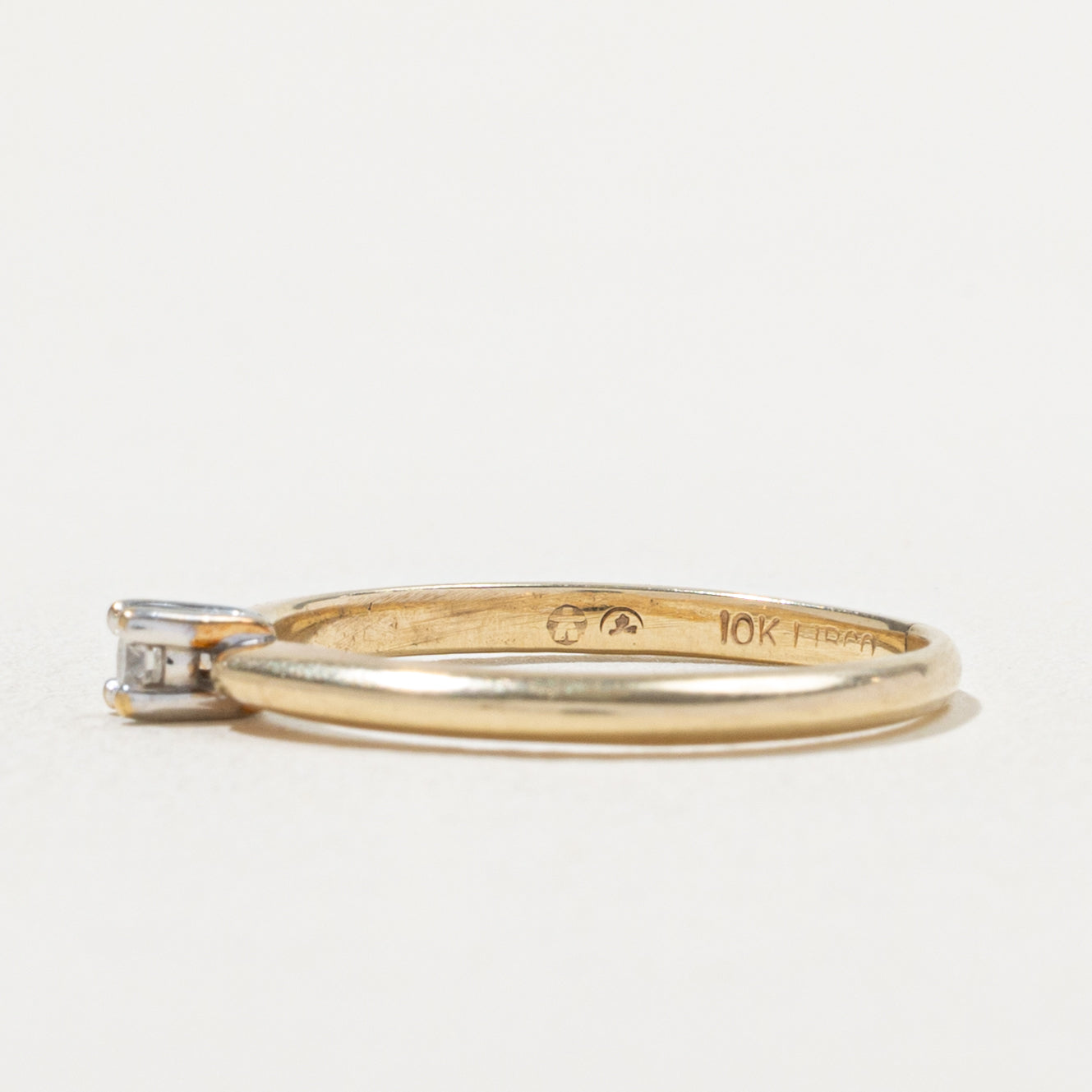 10k Solitaire Diamond Petite Ring | SZ 6.75