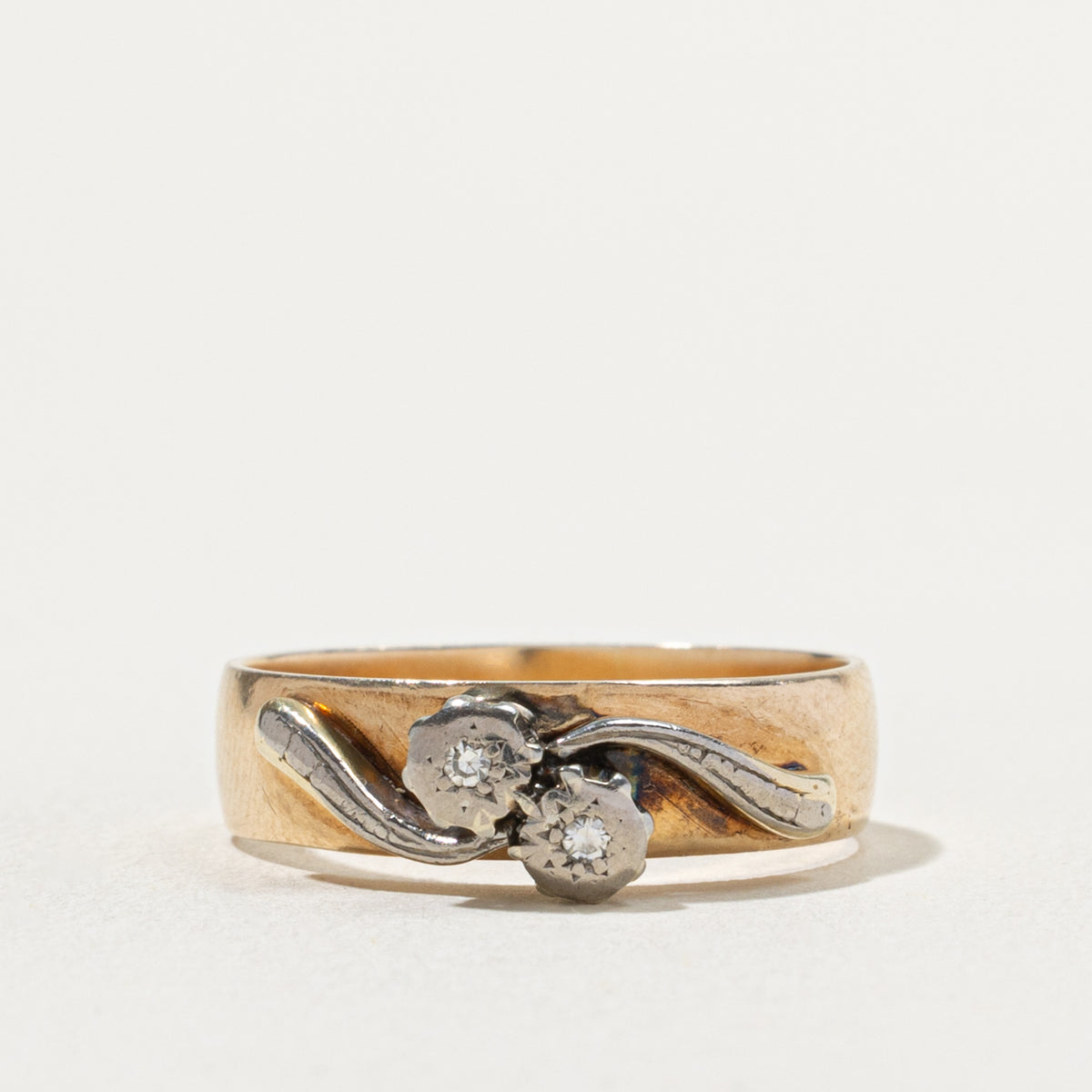 1961 London Two Tone Illusion Set Diamond Floral Design Ring | SZ 8.25
