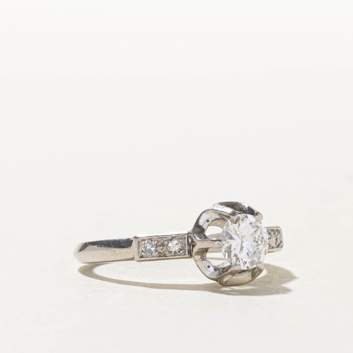 900 Platinum Belcher Set Diamond Accented Ring | 0.58ct VS2 H/I, 0.06ctw | SZ 7
