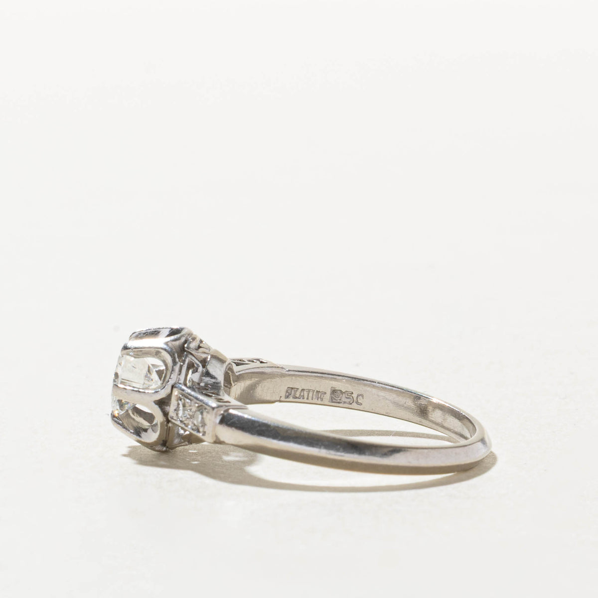 900 Platinum Belcher Set Diamond Accented Ring | 0.58ct VS2 H/I, 0.06ctw | SZ 7