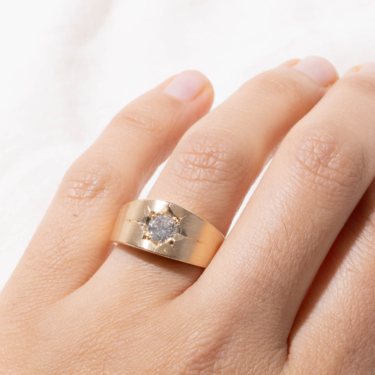 14k Star Set Diamond Matte Cigar Band | 0.55ct VS2 H | 9.90mm | SZ 9.5