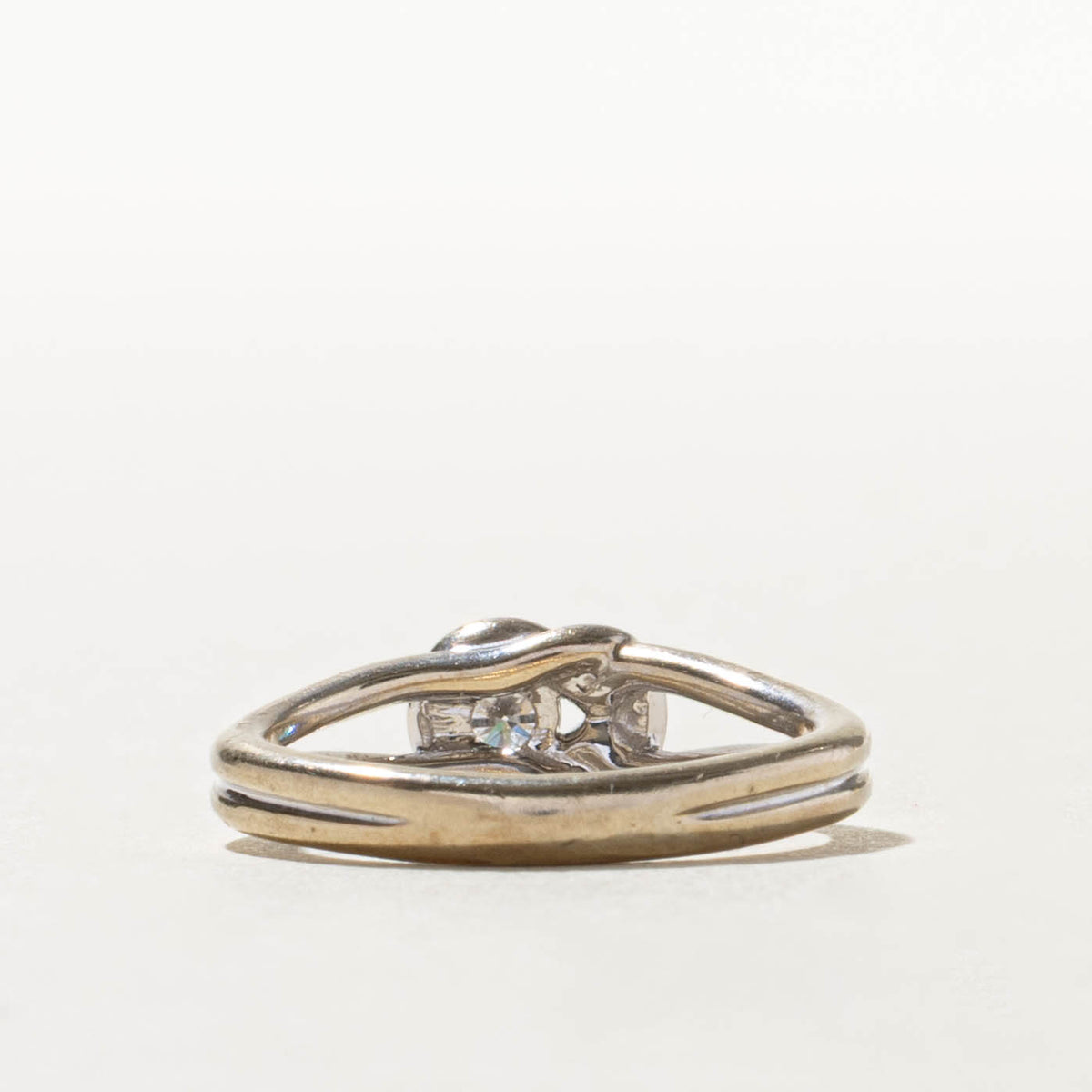 14k Pave Set Diamond Halo Buckle Ring | 0.20ctw | SZ 5.5
