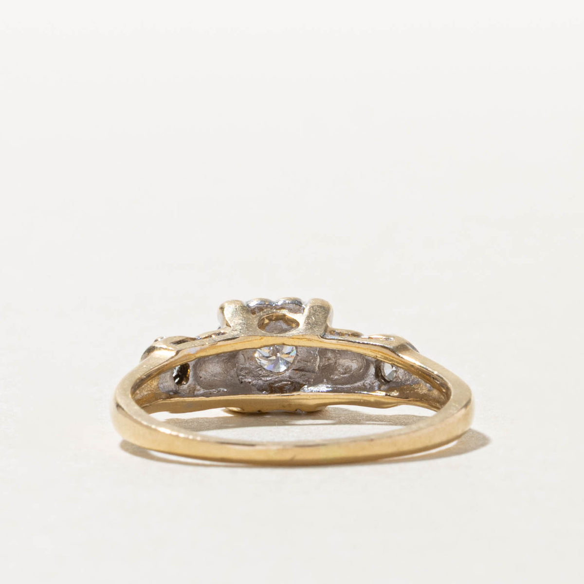 14k Illusion Set Diamond Accented Textured Ring | 0.21ctw | SZ 7