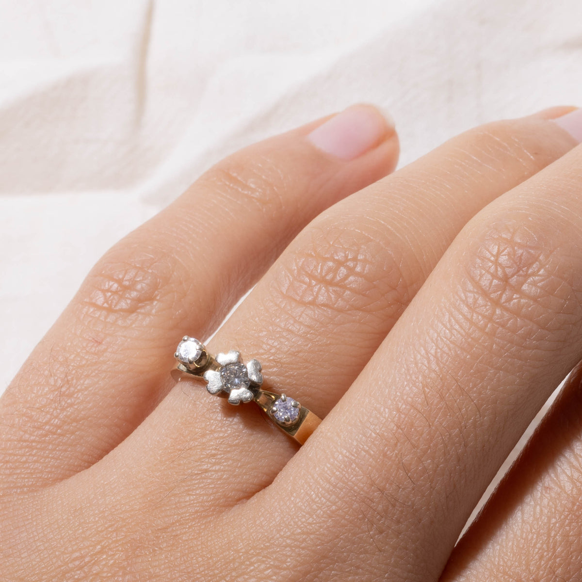 10k Two Tone Illusion Set Diamond Floral Reverse Tapered Ring | 0.27ctw | SZ 6.25
