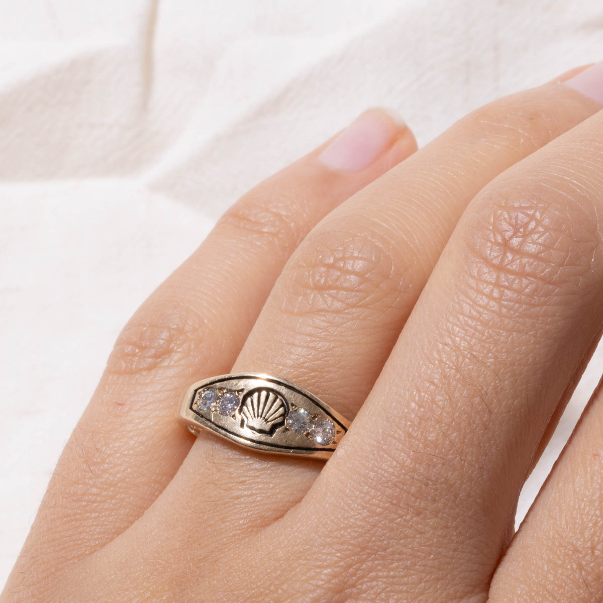 10k Four Stone Diamond Engraved Shell Signet Ring | 0.25ctw | SZ 8.5