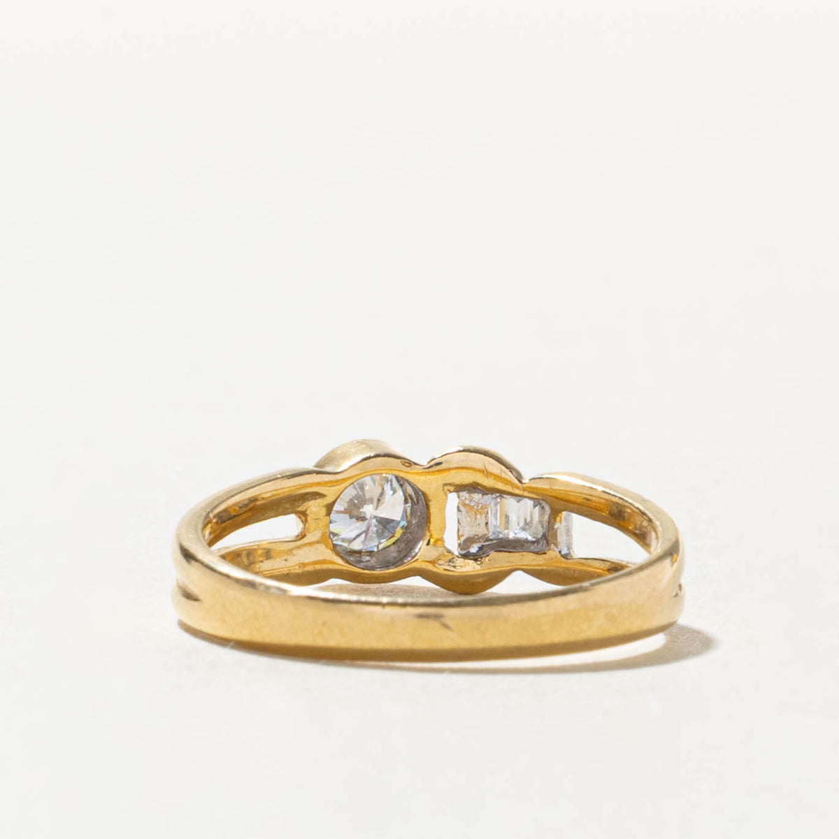 18k Bezel Set Diamond Openwork Geometric Ring | 0.31ctw | SZ 6