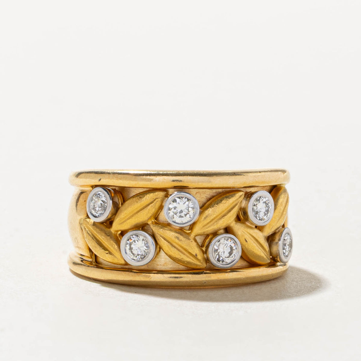 18k Scattered Diamond Matte Leafy Band | 0.30ctw | 11.20mm | SZ 6.5