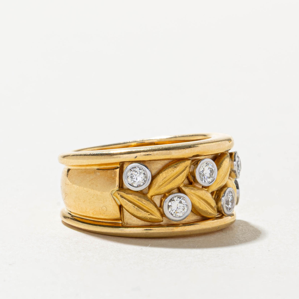 18k Scattered Diamond Matte Leafy Band | 0.30ctw | 11.20mm | SZ 6.5
