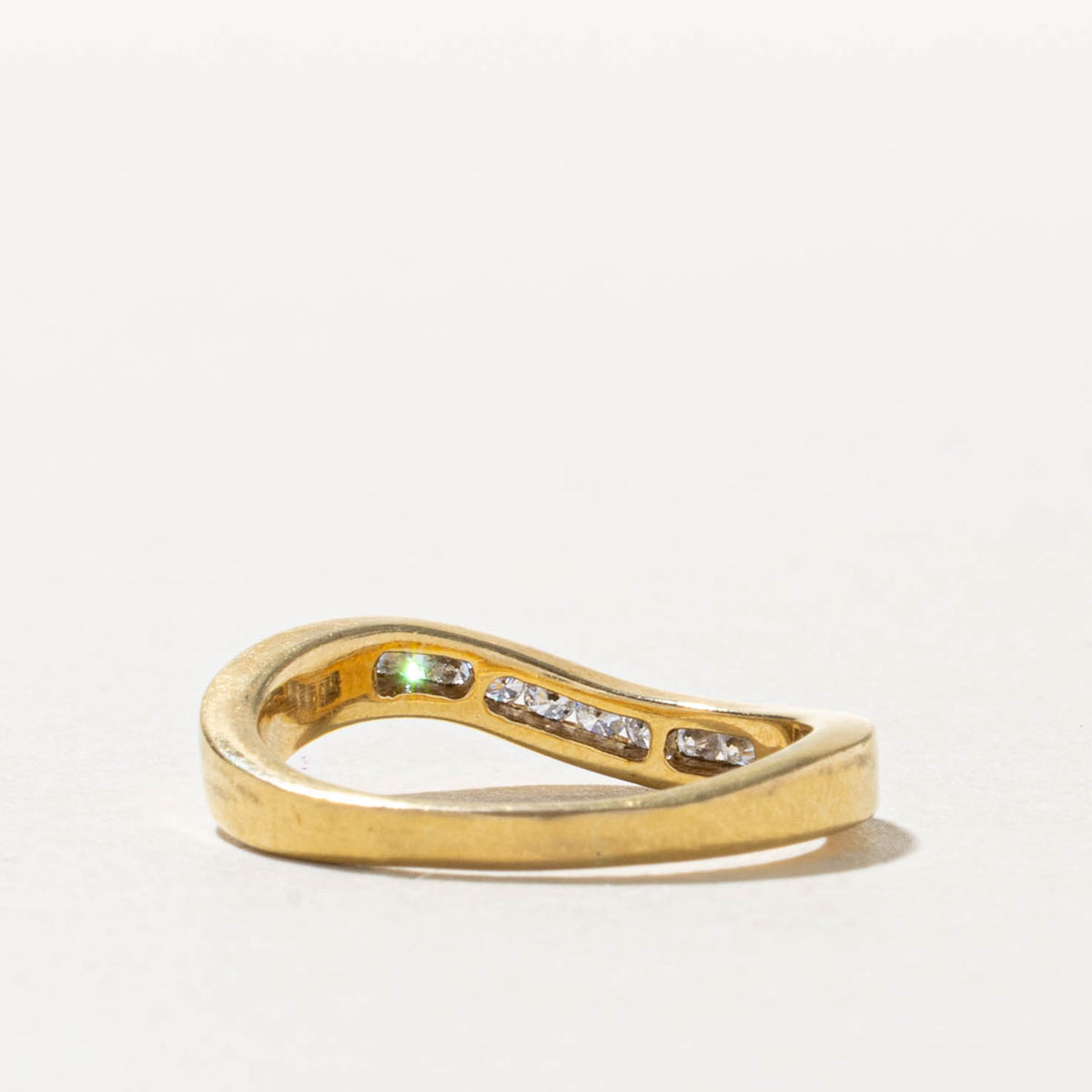 18k Semi Eternity Diamond Wave Contour Band | 0.15ctw | 3.00mm | SZ 6.25