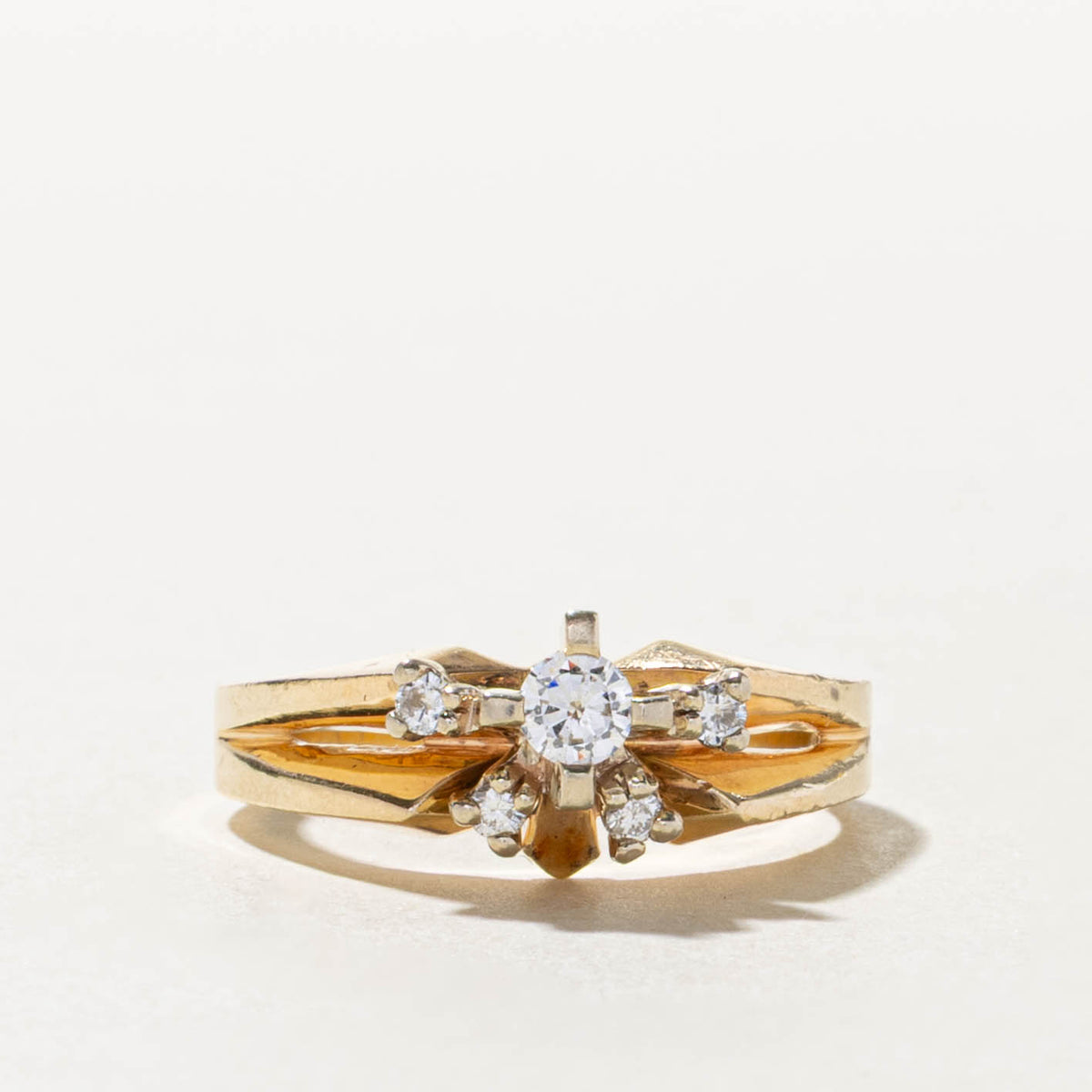 14k Scattered Diamond Cluster Openwork Ring | 0.25ctw | SZ 7.75