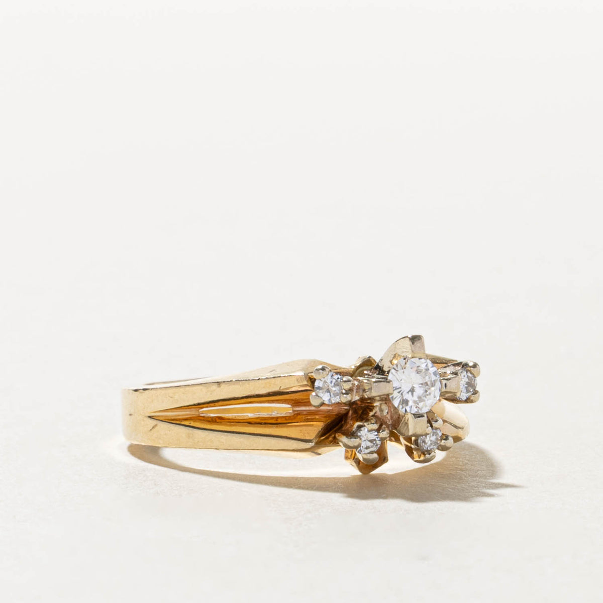14k Scattered Diamond Cluster Openwork Ring | 0.25ctw | SZ 7.75