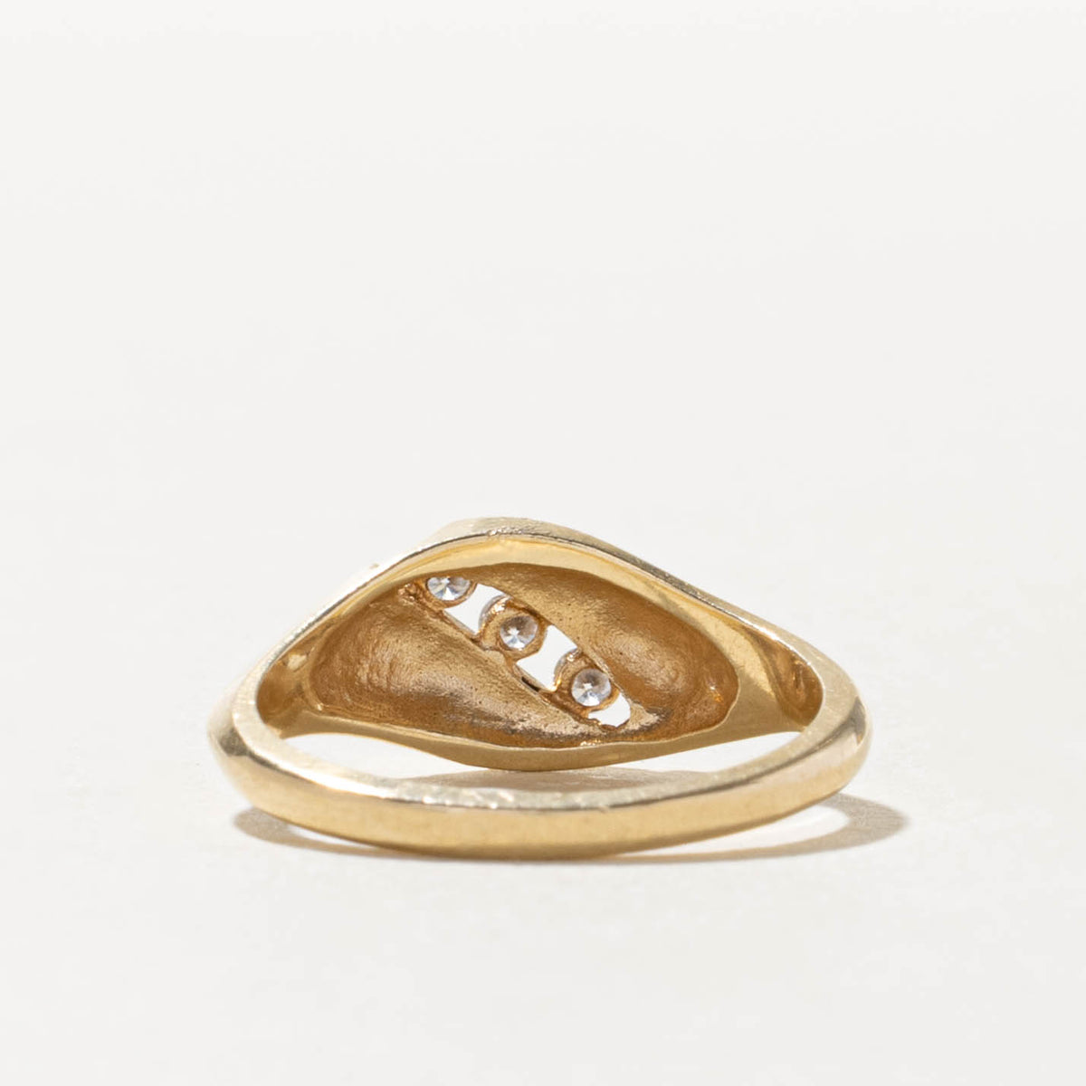 14k Diagonal Diamond Tapered Ring | 0.10ctw | SZ 6
