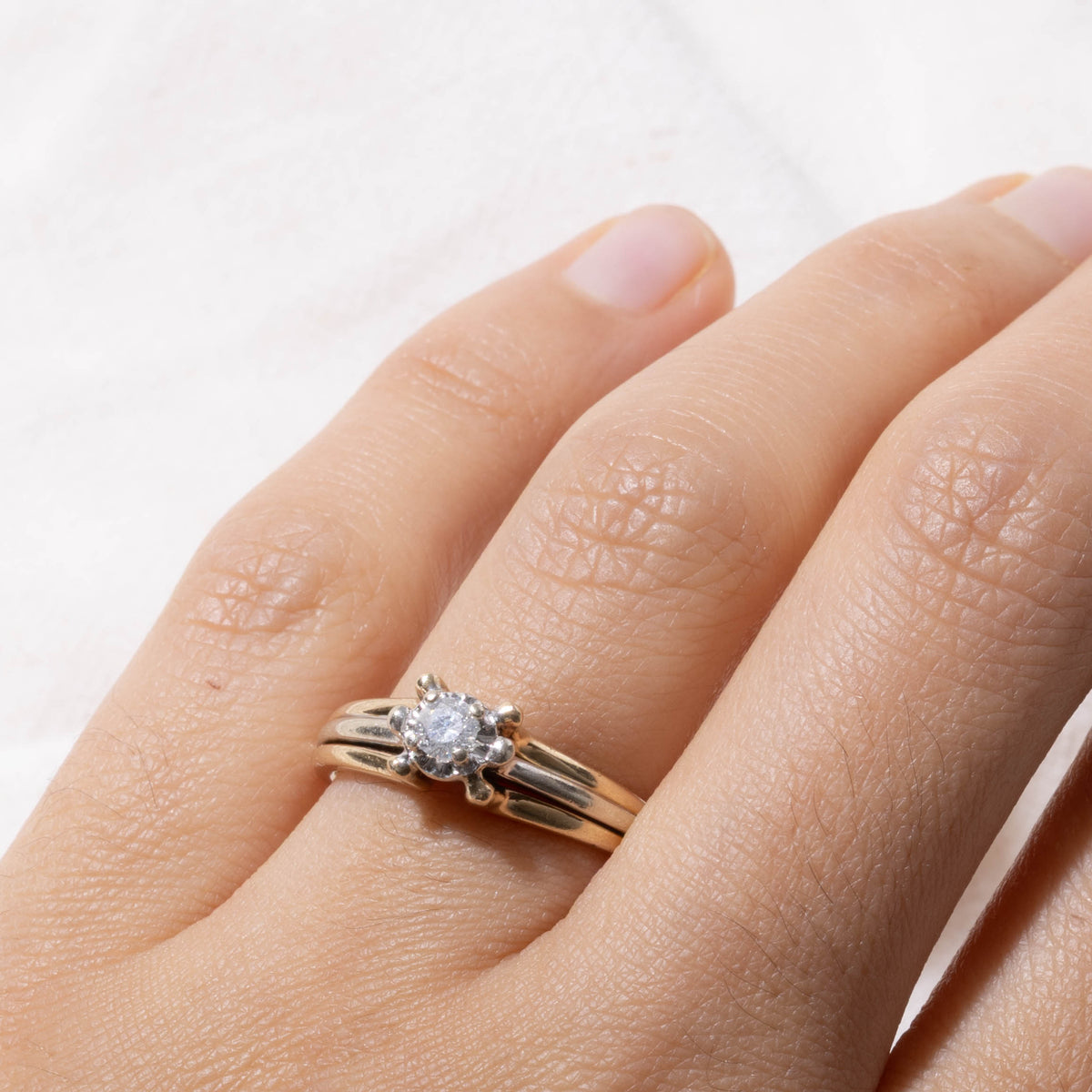 14k Two Tone Solitaire Diamond Grooved Ring | 0.15ct | SZ 7.25