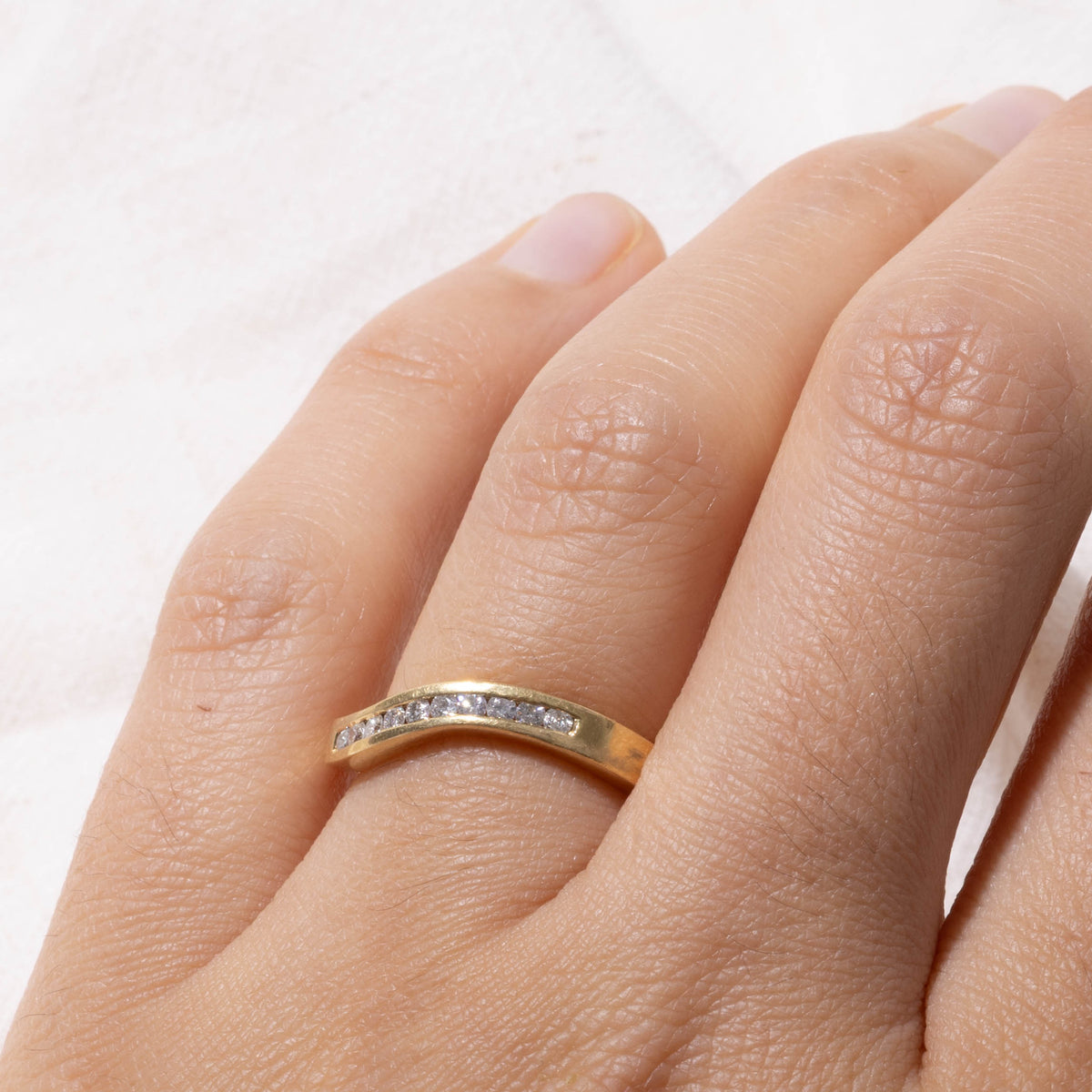 18k Semi Eternity Diamond Wave Contour Band | 0.15ctw | 3.00mm | SZ 6.25