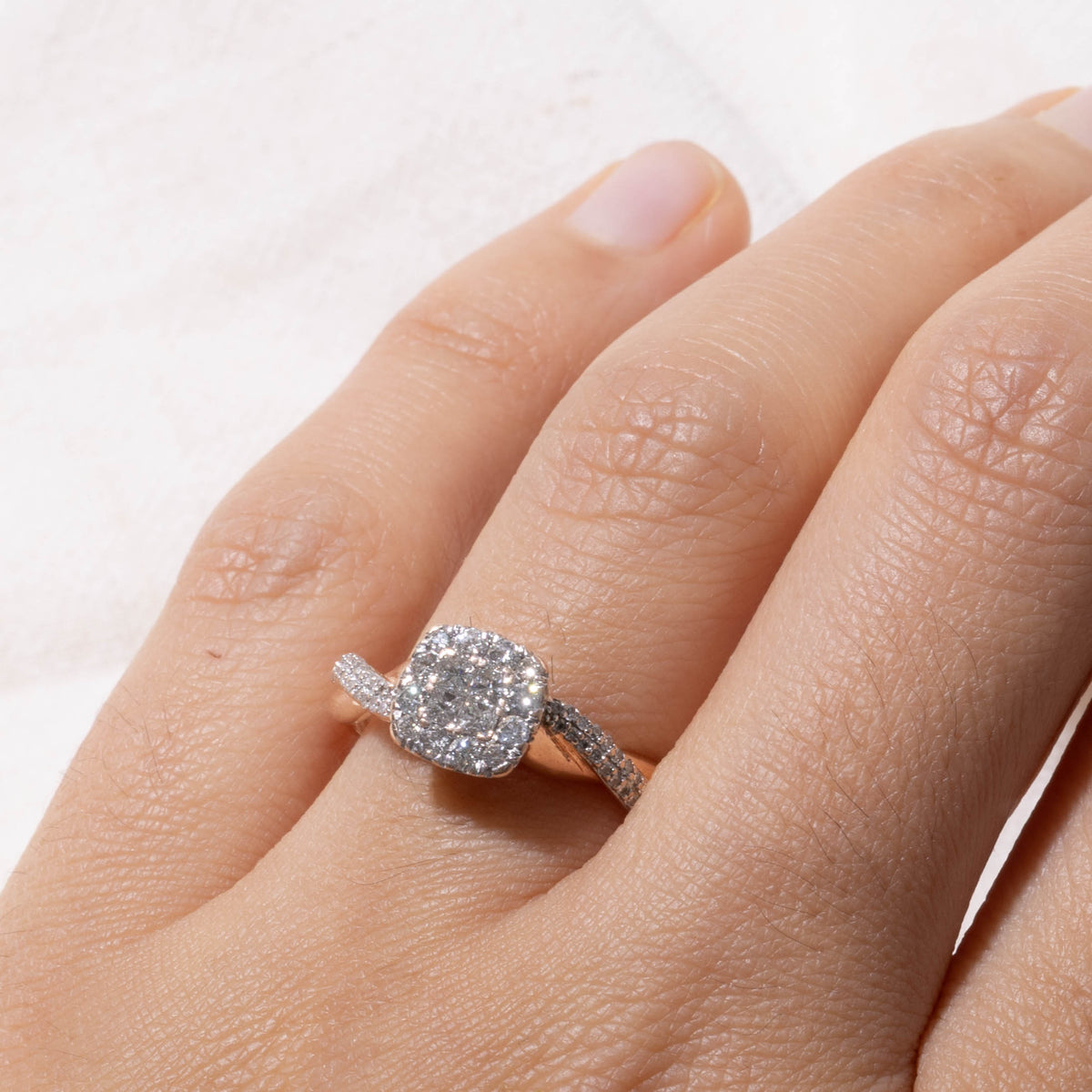 14k Illusion Set Princess Cut Diamond Cluster Twisted Ring | 0.50ctw | SZ 7.5
