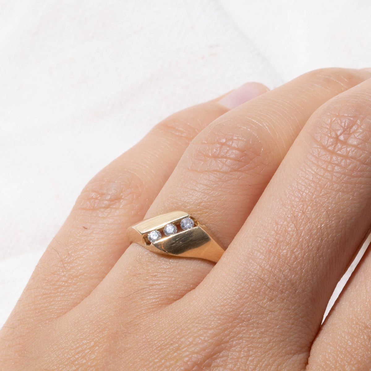 14k Diagonal Diamond Tapered Ring | 0.10ctw | SZ 6