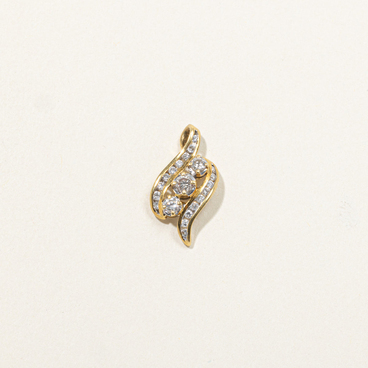 18k Three Stone Diamond Wave Pendant | 0.41ctw