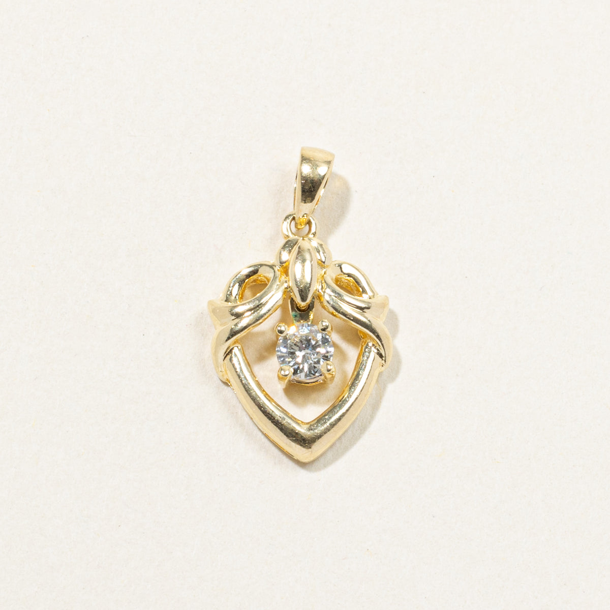 18k Solitaire Diamond Heart Pendant | 0.18ct