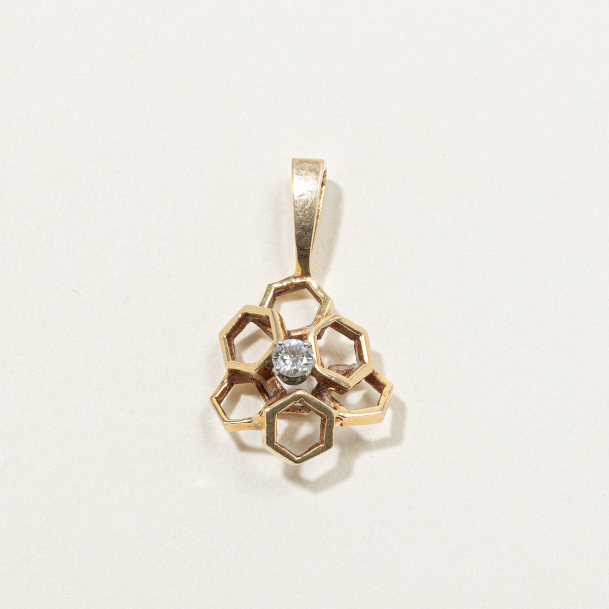 14k Solitaire Diamond Honeycomb Pendant | 0.14ct