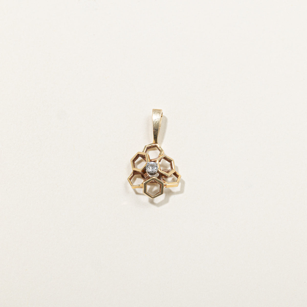 14k Solitaire Diamond Honeycomb Pendant | 0.14ct